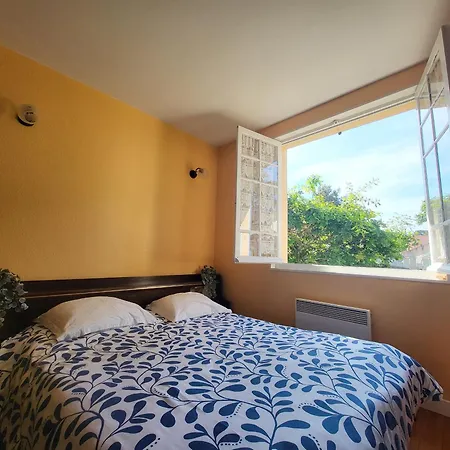 Maison Authentique: Plage, Commerces Et Jardin Cloture - Fr-1-364-33 別荘 *