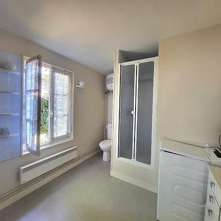 Holiday home Maison Authentique: Plage, Commerces Et Jardin Cloture - Fr-1-364-33
