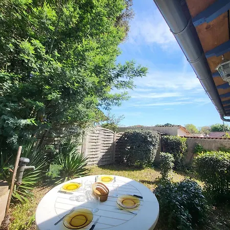 Maison Authentique: Plage, Commerces Et Jardin Cloture - Fr-1-364-33 Holiday home Saint-Brevin-les-Pins
