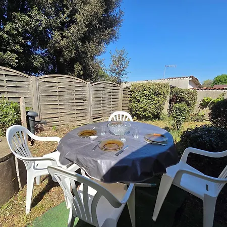 Maison Authentique: Plage, Commerces Et Jardin Cloture - Fr-1-364-33 度假居 *