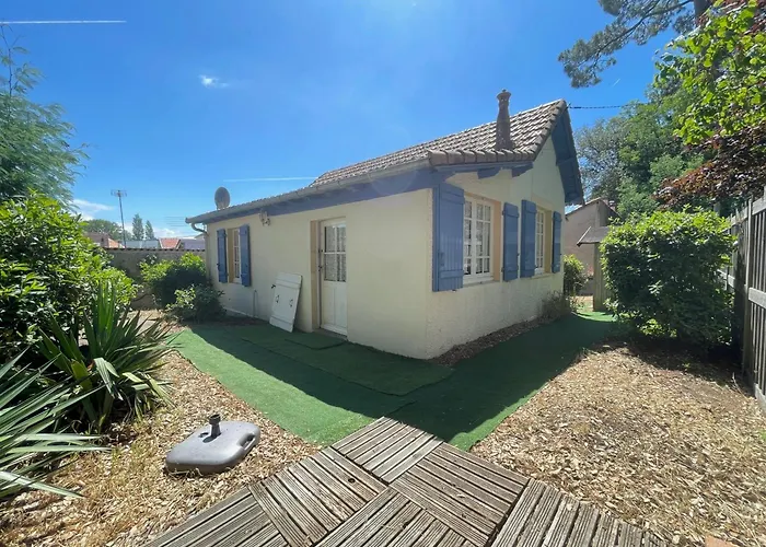 Maison Authentique: Plage, Commerces Et Jardin Cloture - Fr-1-364-33 Дом отдыха *